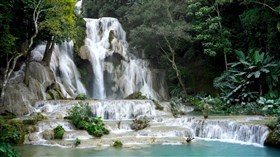 4K Kuang Si Waterfalls