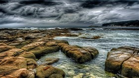 4K Splash Rock