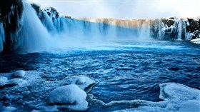 Frozen_Blue_Falls