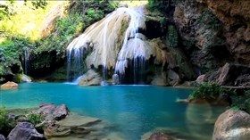 Small_Rainforest_Waterfalls