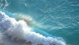 Slomo_CrashingWaves